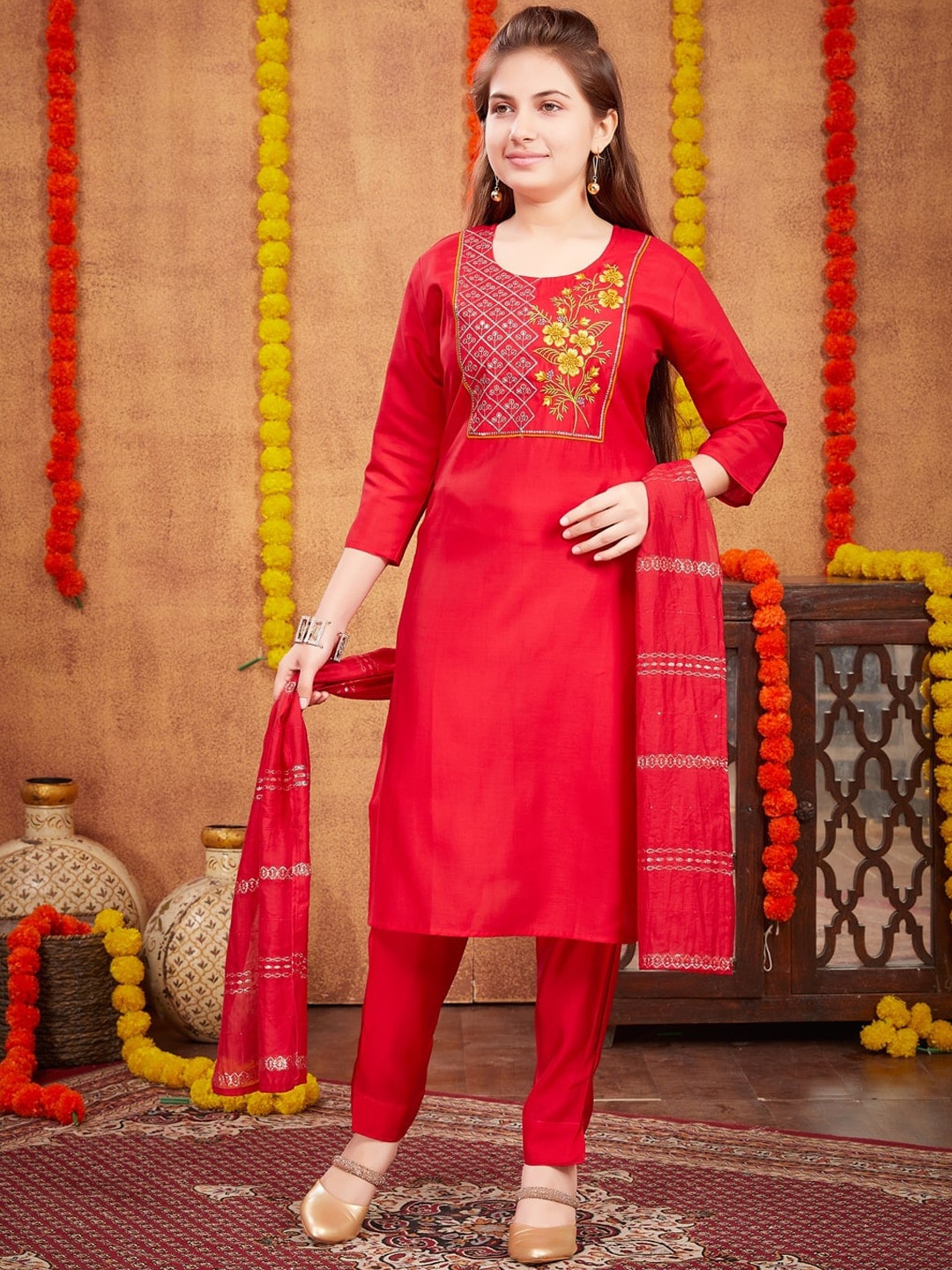 

Aarika Girls Ethnic Motifs Yoke Design Pure Silk Straight Kurta & Trouser With Dupatta, Red