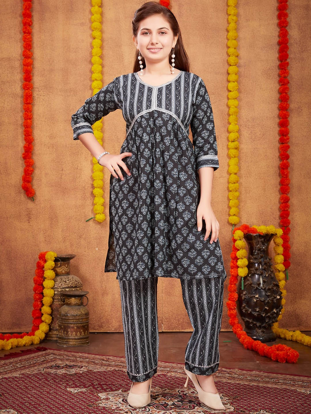

Aarika Girls Ethnic Motifs Printed Pure Cotton A-Line Kurta With Trouser, Black