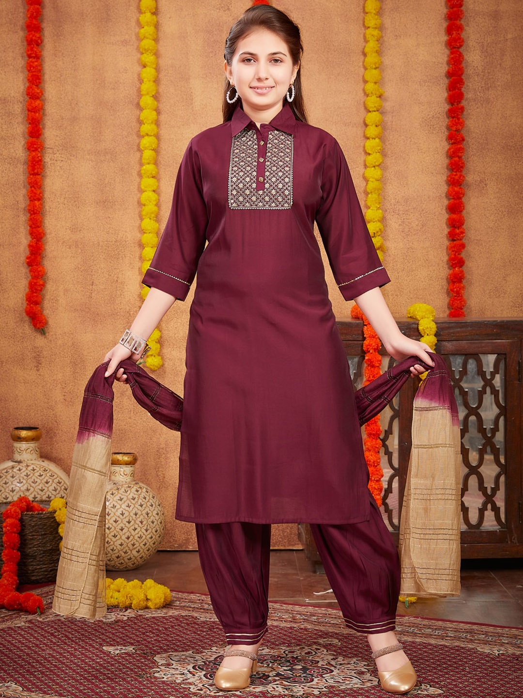 

Aarika Girls Ethnic Motifs Yoke Design Pure Silk Straight Kurta & Salwar With Dupatta, Burgundy