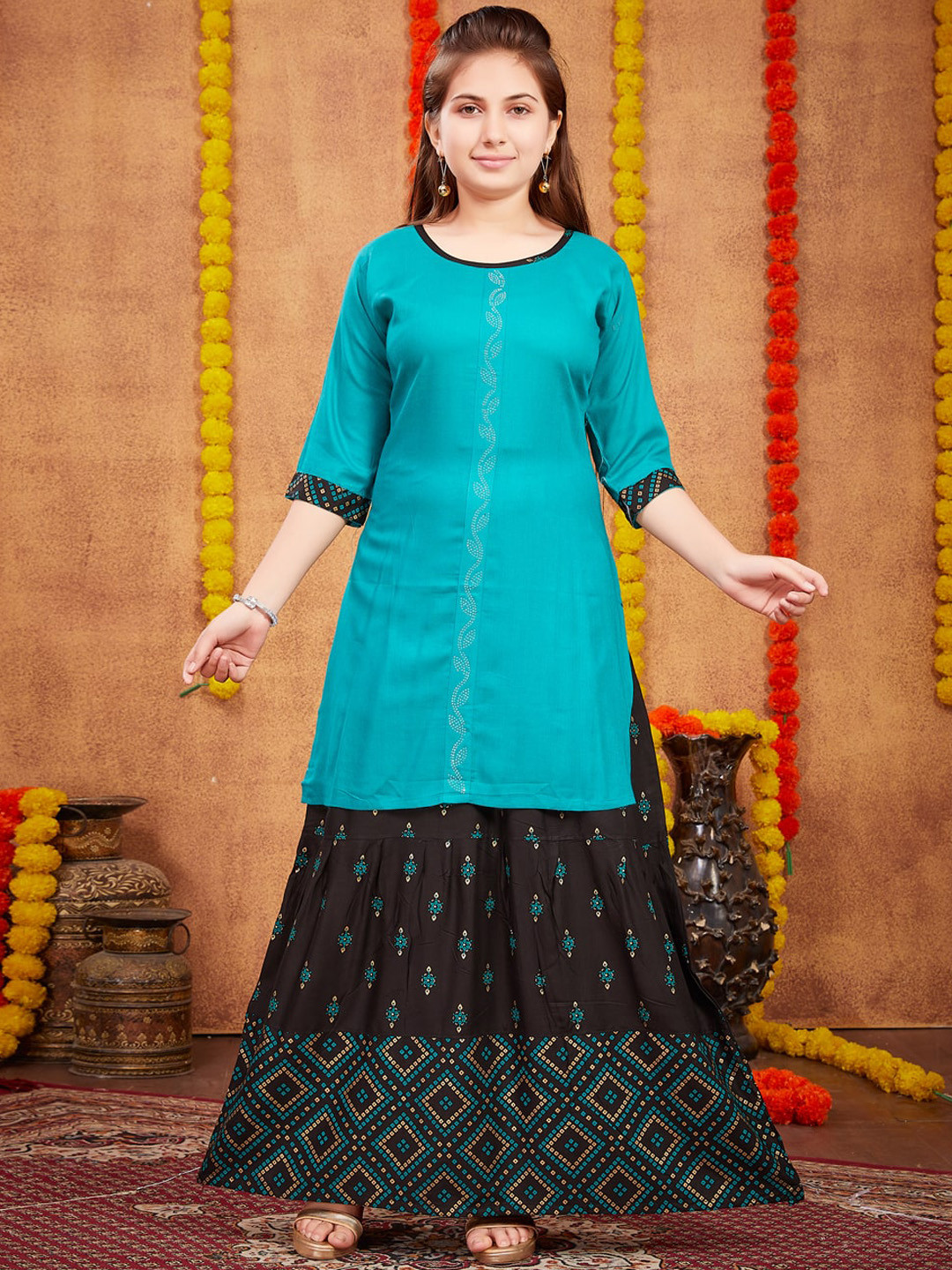 

BAESD Girls Embellished Kurta With Skirt, Turquoise blue