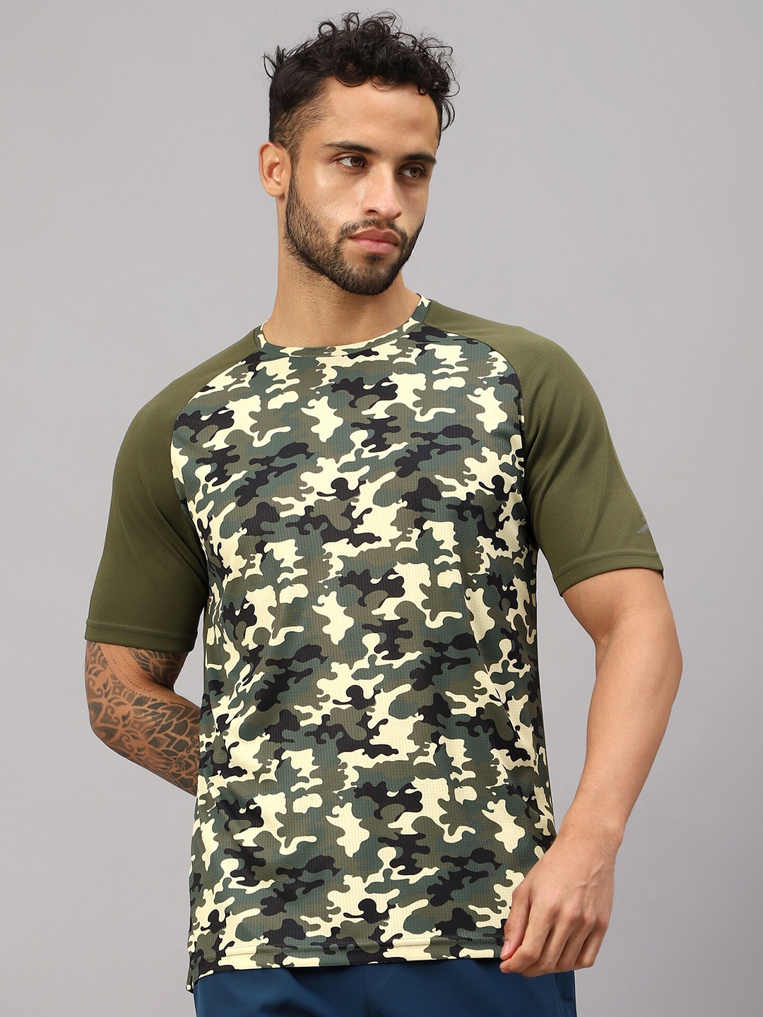 

VECTOR X Camouflage Printed Raglan Sleeves Sports T-shirt, Olive