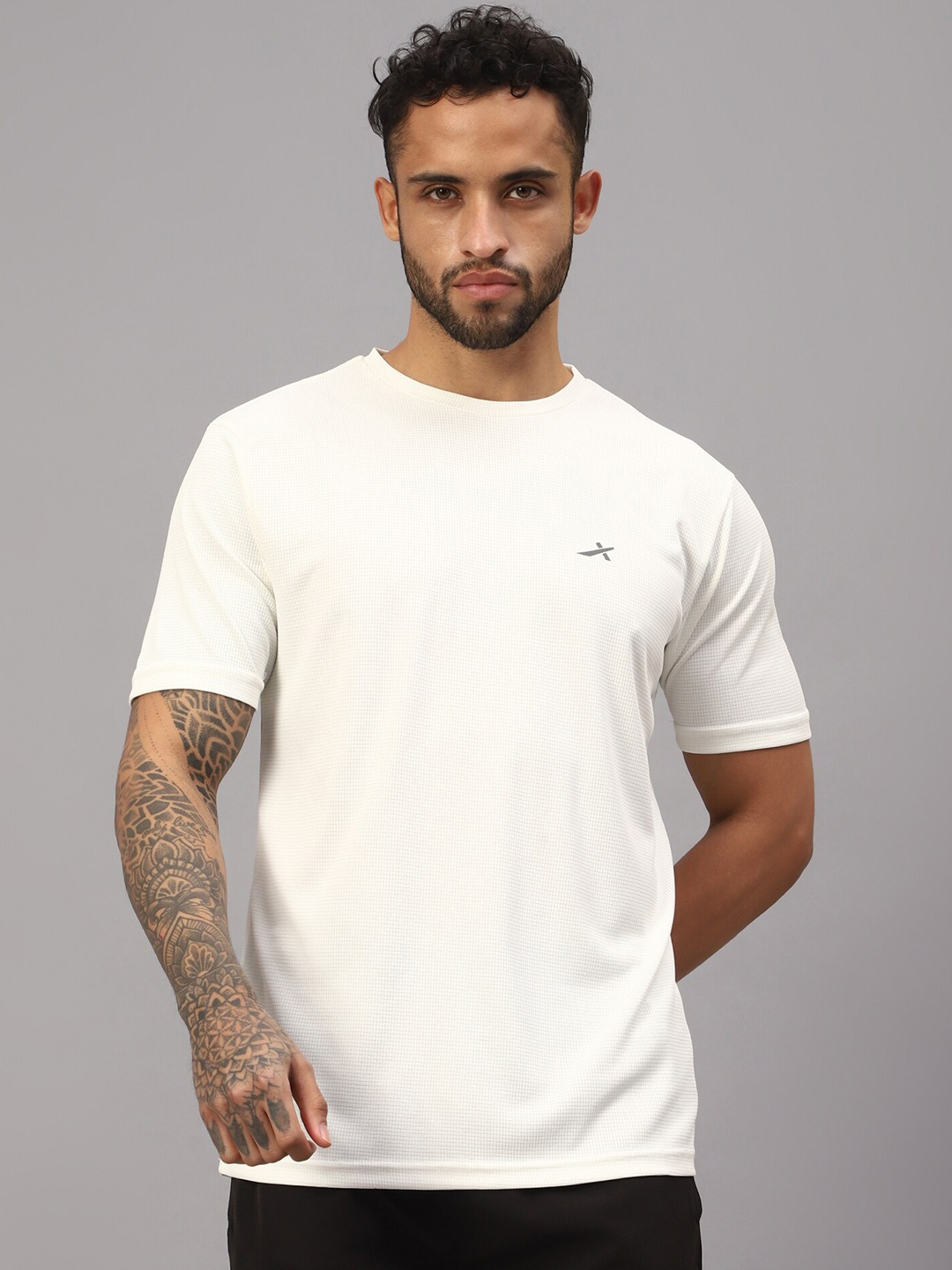 

VECTOR X Regular Fit Short Sleeves Round Neck T-shirt, Off white