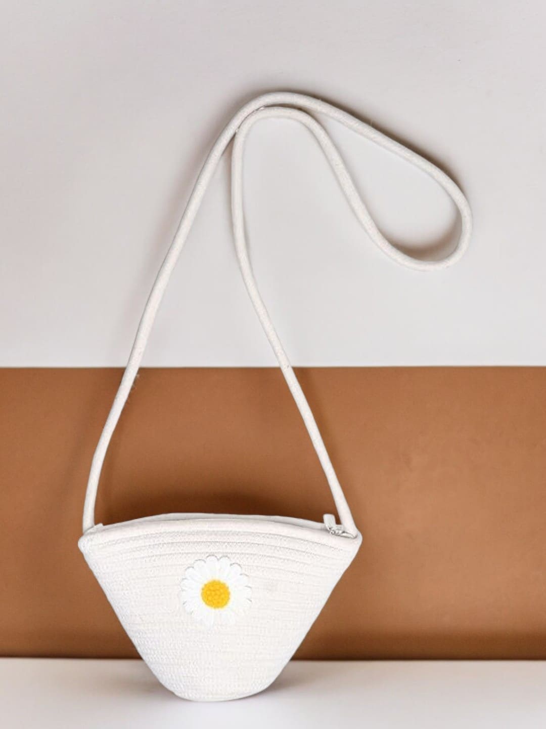 

SAMTROH Textured Bucket Jute Sling Bag, White