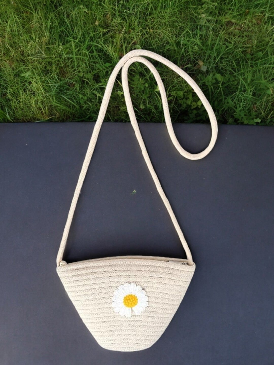 

SAMTROH Textured Bucket Sling Bag, Cream