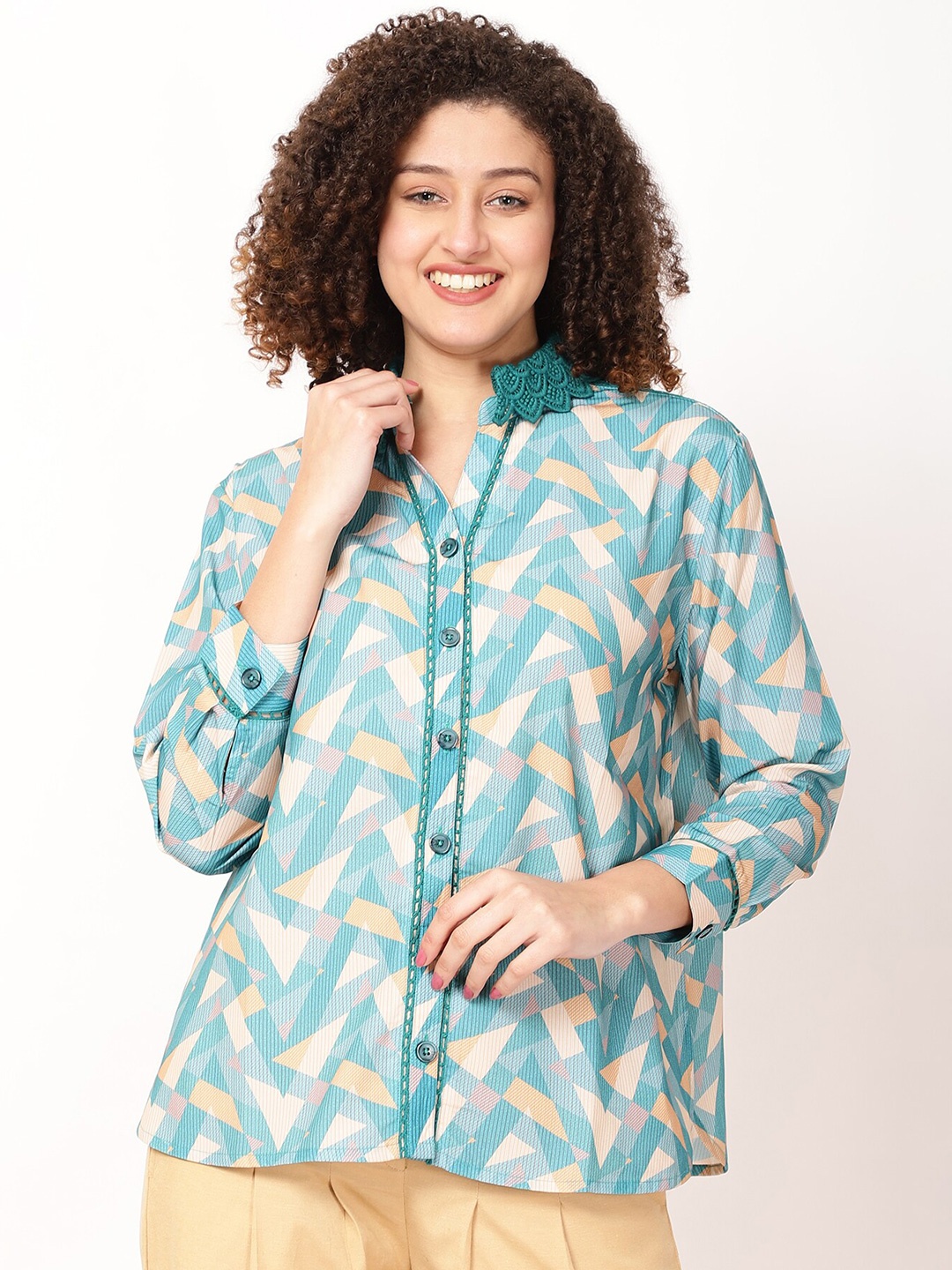 

FUTURO Geometric Printed Mandarin Collar Shirt Style Top, Green