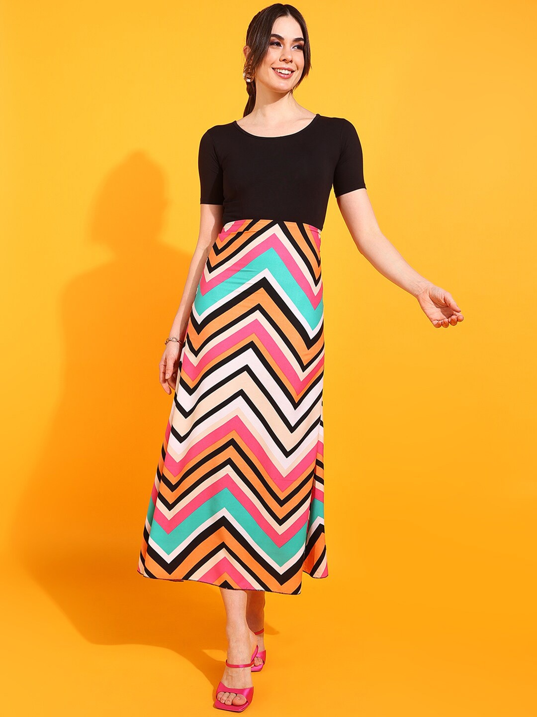

DressBerry Black Chevron Printed A-Line Midi Dress
