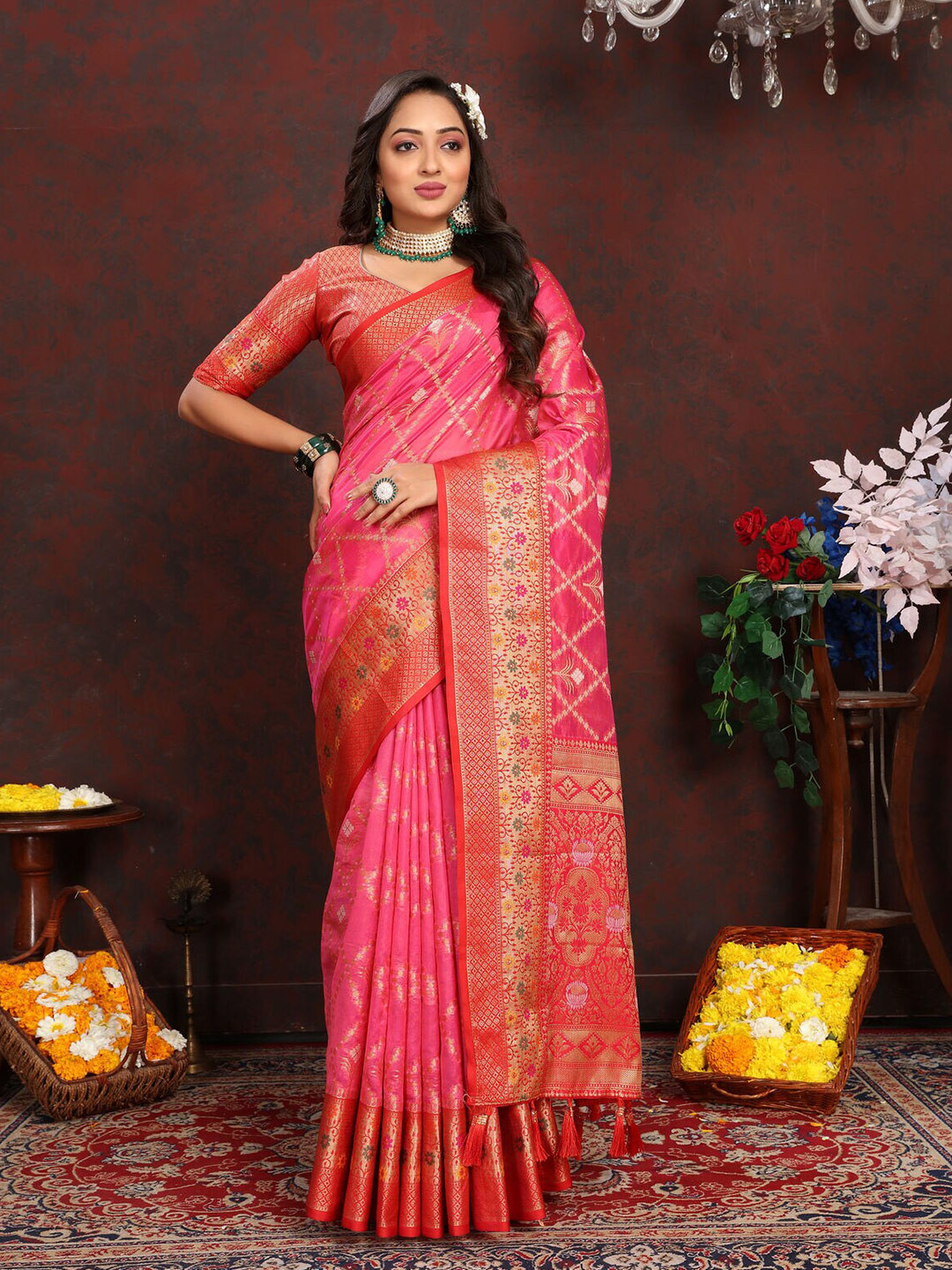 

CATCHY FOREVER Ethnic Motifs Woven Design Zari Banarasi Saree, Pink