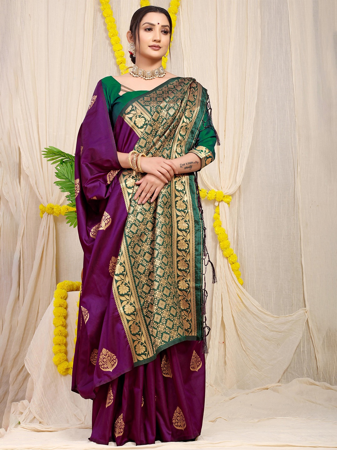 

PATIALAPICKS Woven Design Zari Pure Silk Kanjeevaram Saree, Purple