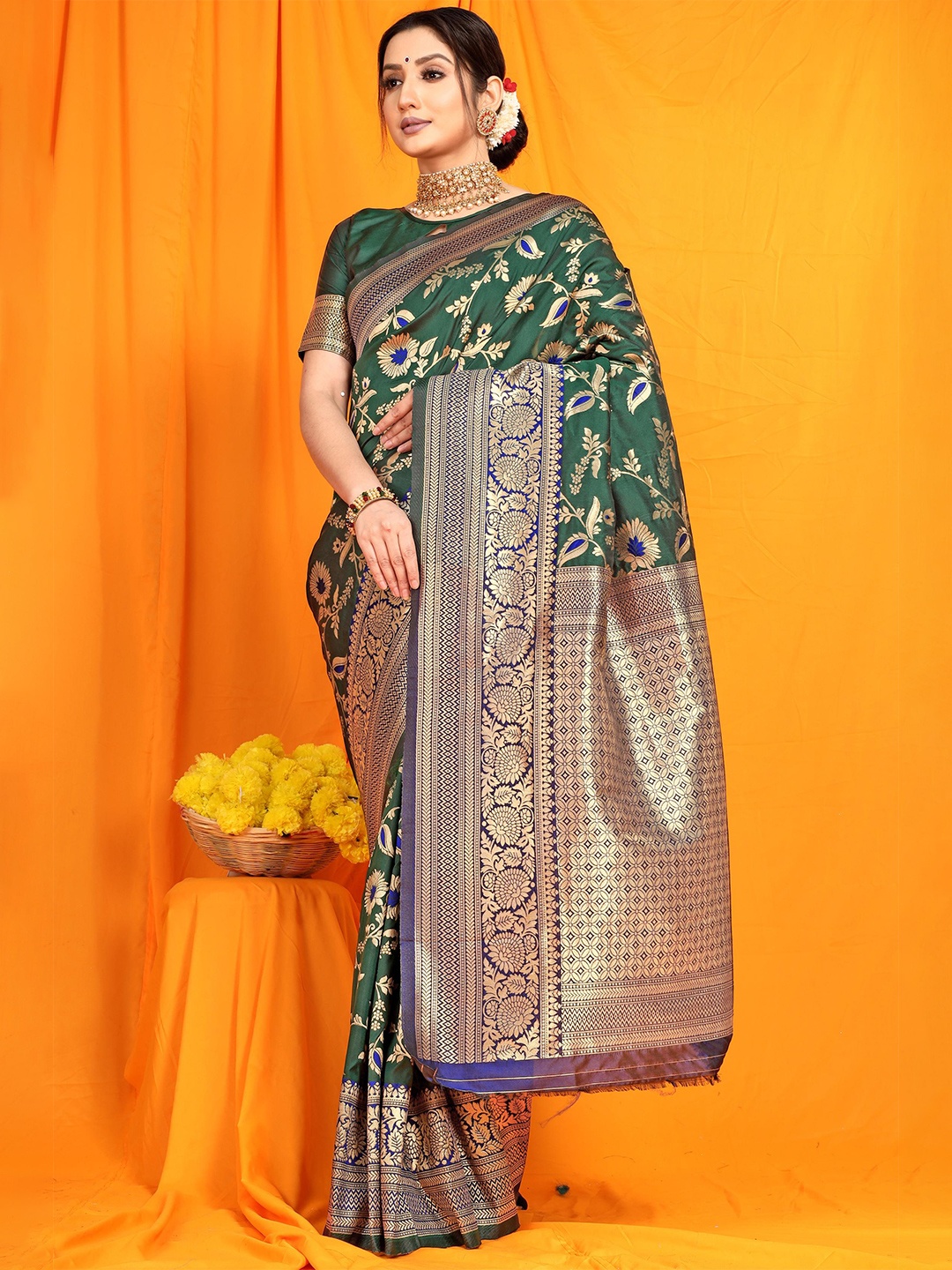 

PATIALAPICKS Woven Design Zari Pure Silk Kanjeevaram Saree, Green