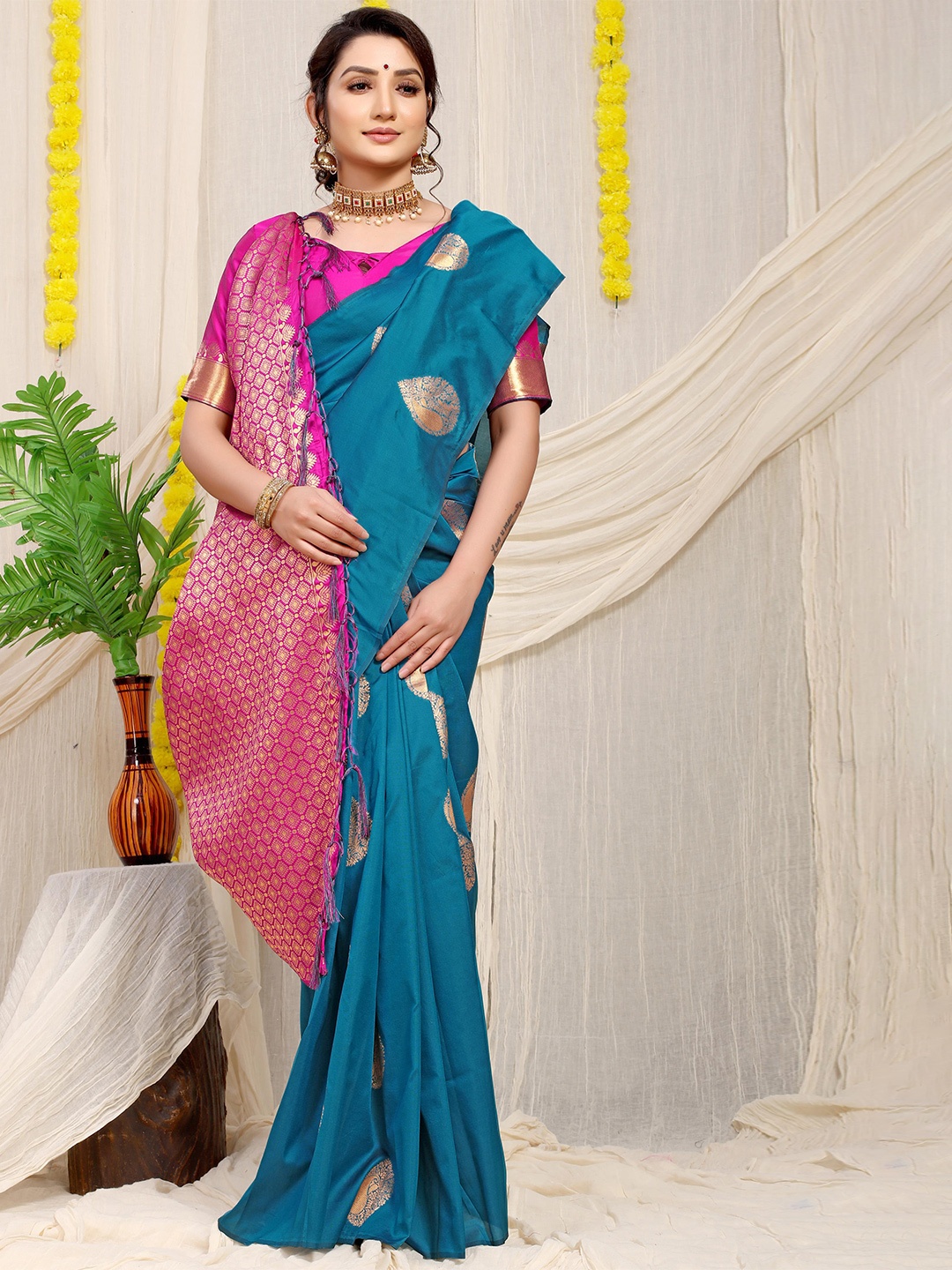 

PATIALAPICKS Ethnic Motifs Woven Design Zari Pure Silk Kanjeevaram Saree, Teal