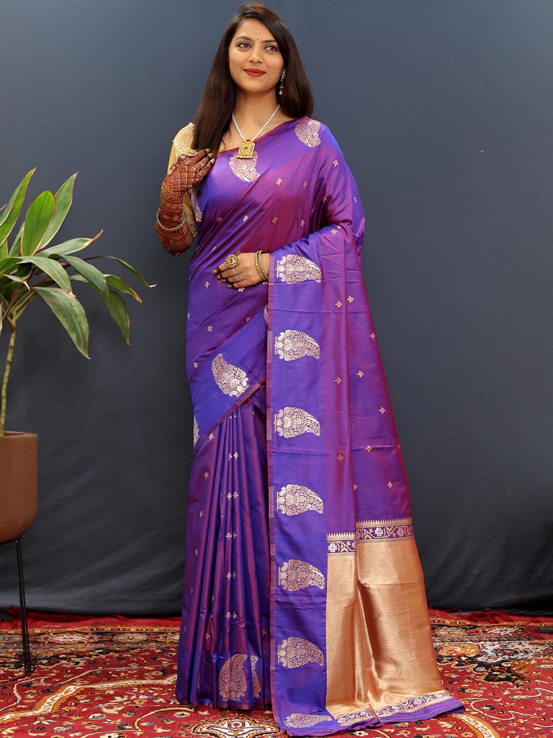 

PATIALAPICKS Woven Design Zari Pure Silk Kanjeevaram Saree, Purple