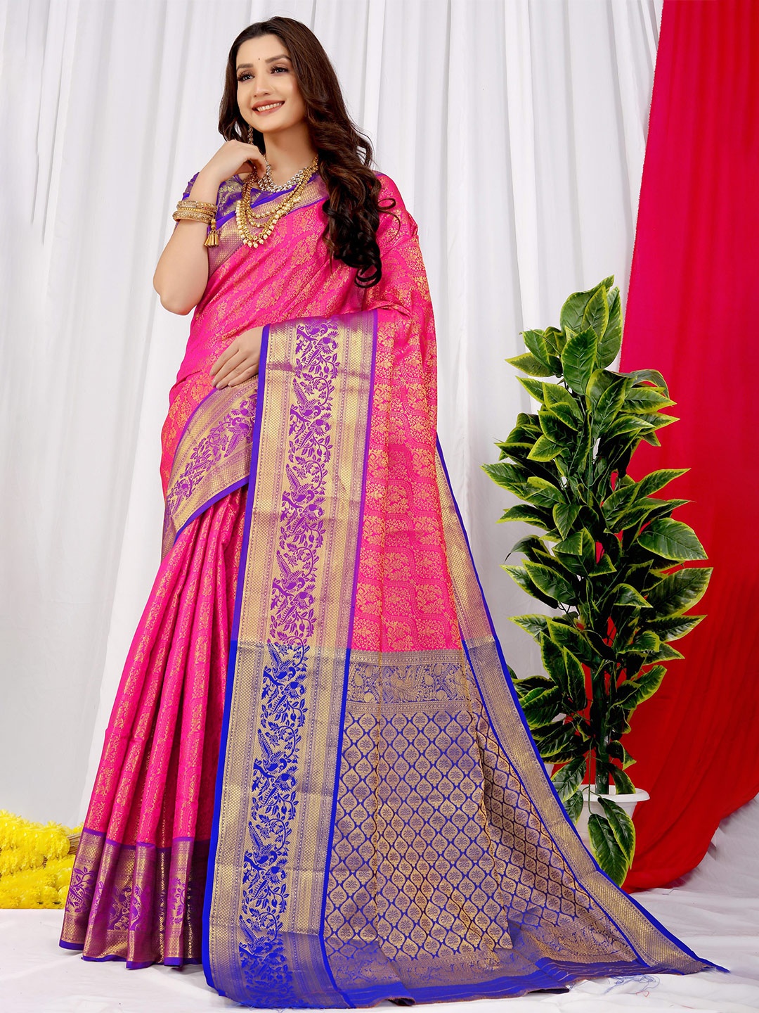 

PATIALAPICKS Woven Design Zari Pure Silk Kanjeevaram Saree, Pink