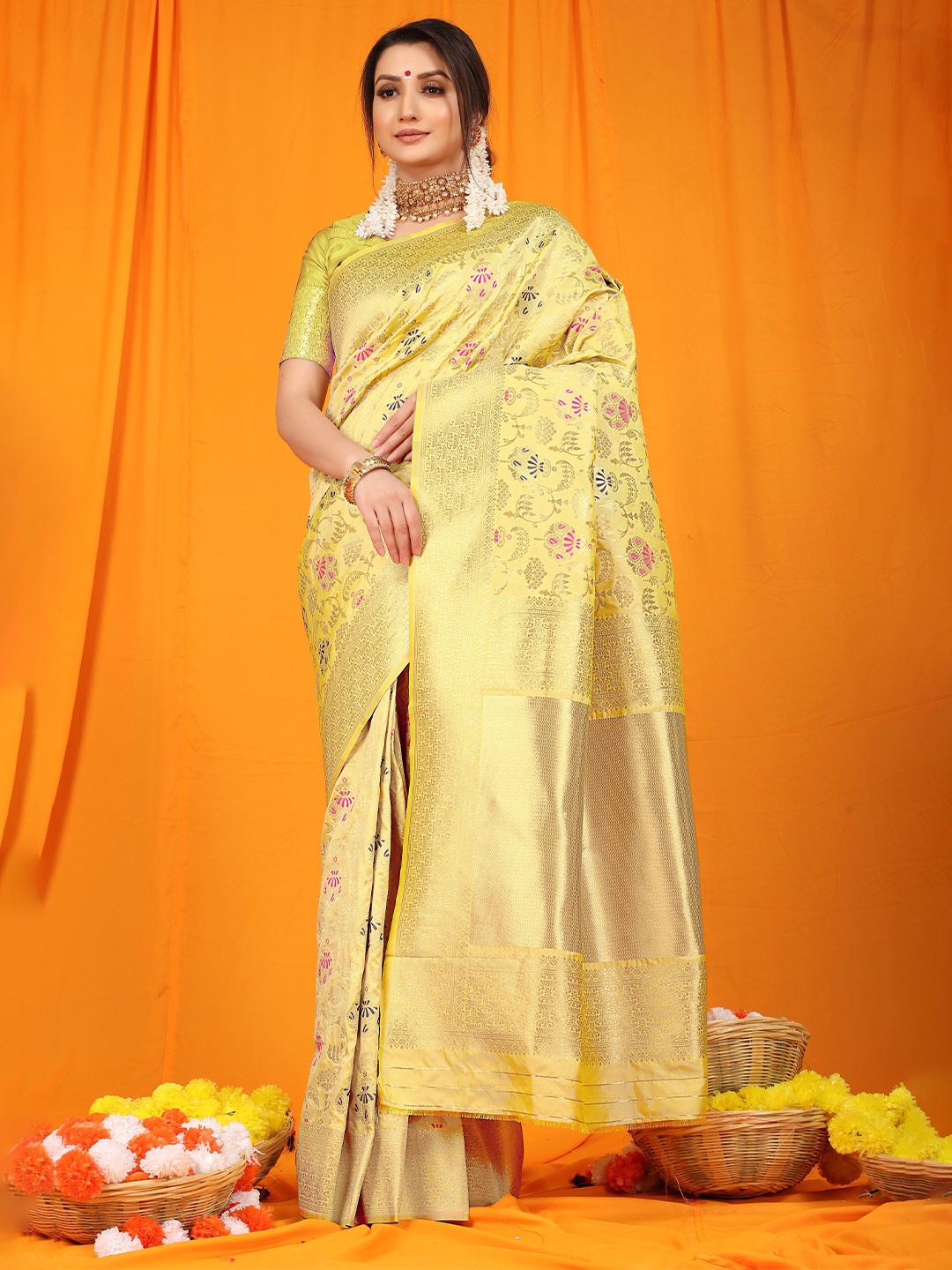 

PATIALAPICKS Ethnic Motifs Woven Design Zari Pure Silk Kanjeevaram Saree, Yellow