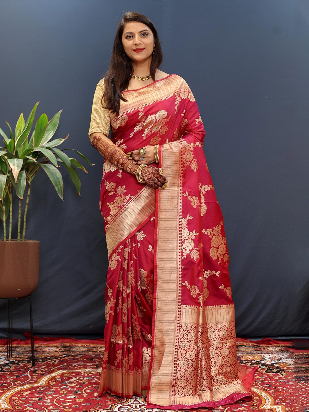 

PATIALAPICKS Floral Woven Design Zari Pure Silk Kanjeevaram Saree, Red