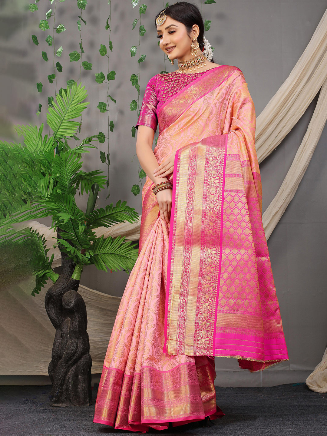 

PATIALAPICKS Woven Design Zari Pure Silk Kanjeevaram Saree, Peach