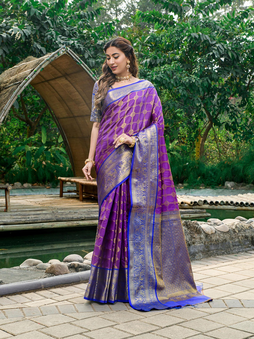 

PATIALAPICKS Woven Design Zari Pure Silk Kanjeevaram Saree, Purple