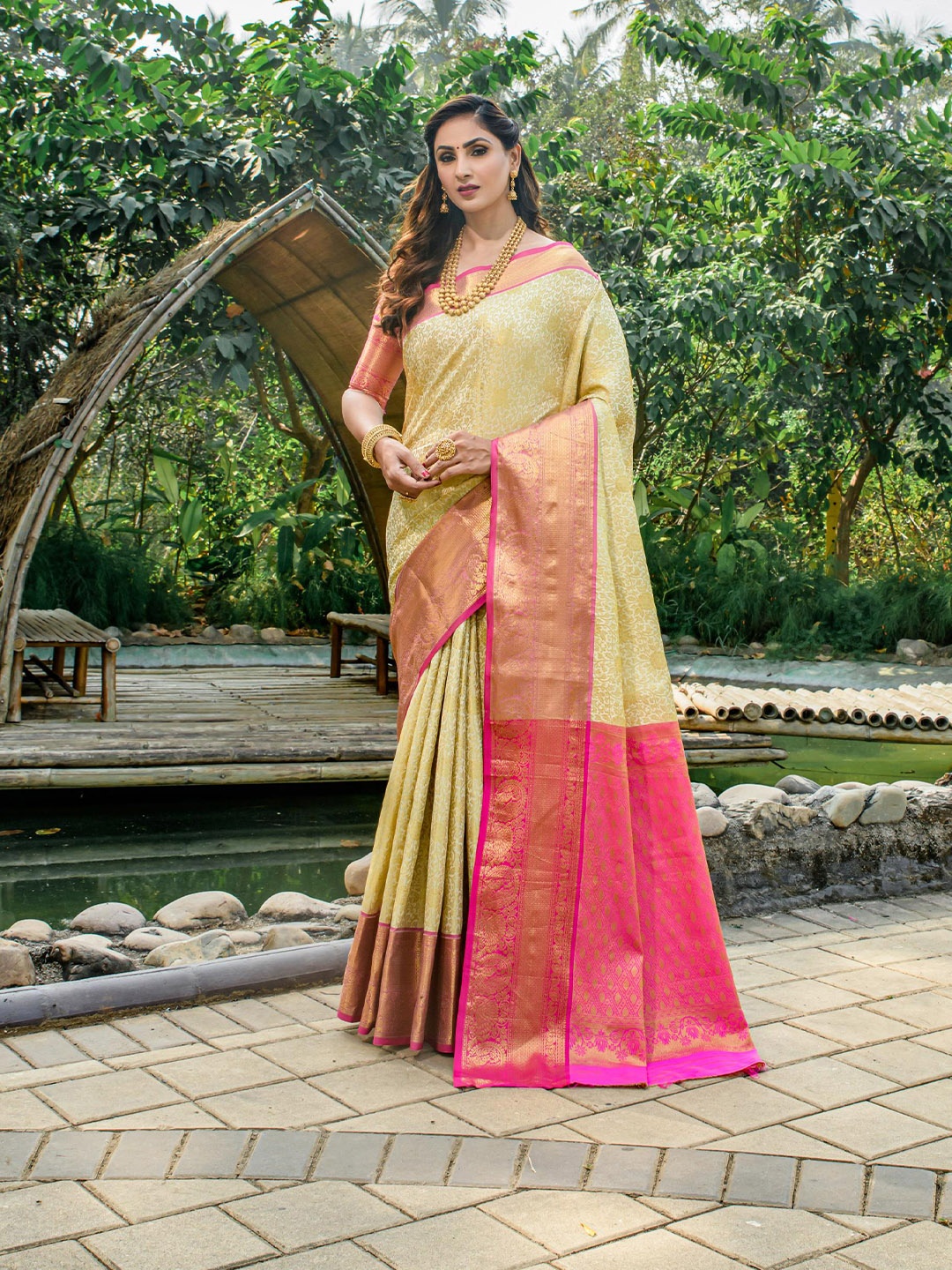 

PATIALAPICKS Ethnic Motifs Woven Design Zari Pure Silk Kanjeevaram Saree, Off white