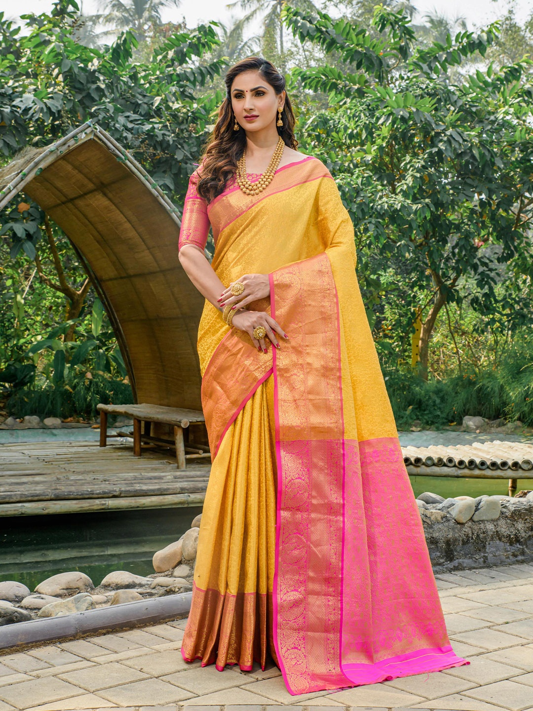 

PATIALAPICKS Ethnic Motifs Woven Design Zari Pure Silk Kanjeevaram Saree, Yellow