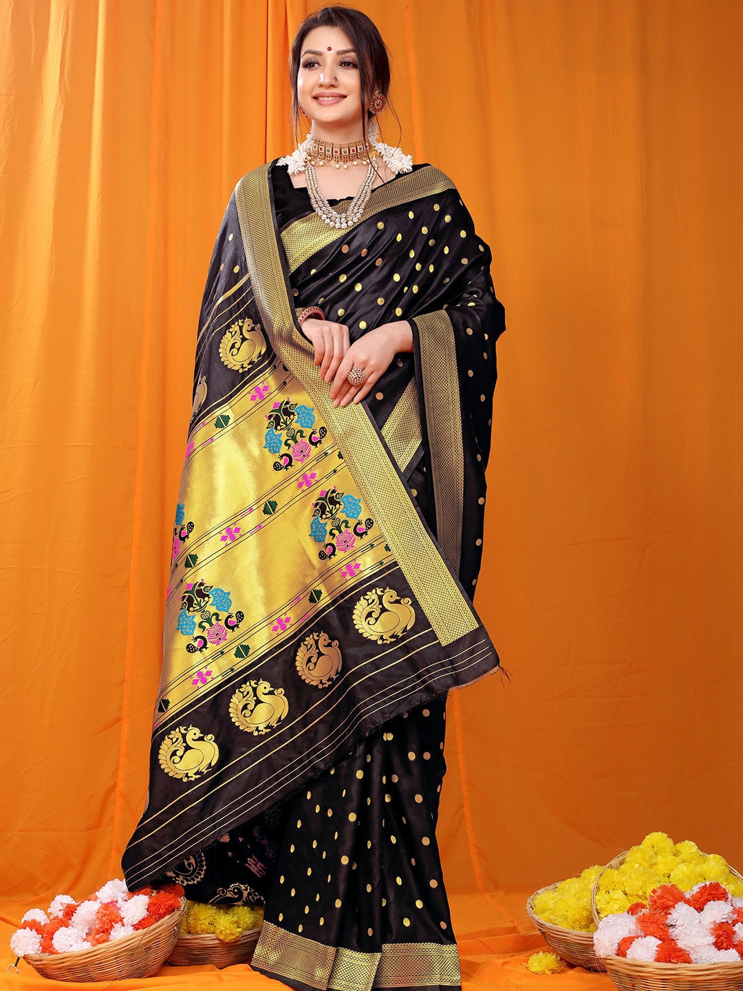 

PATIALAPICKS Ethnic Motifs Woven Design Zari Pure Silk Kanjeevaram Saree, Black