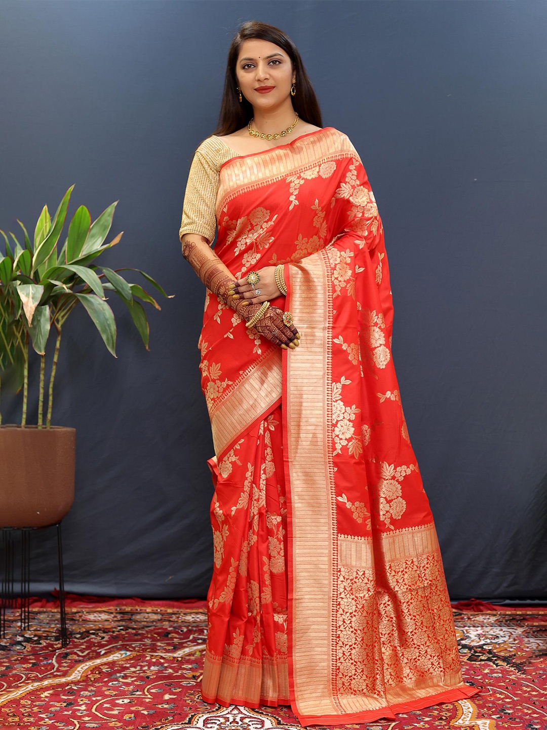 

PATIALAPICKS Ethnic Motifs Woven Design Zari Pure Silk Kanjeevaram Saree, Red