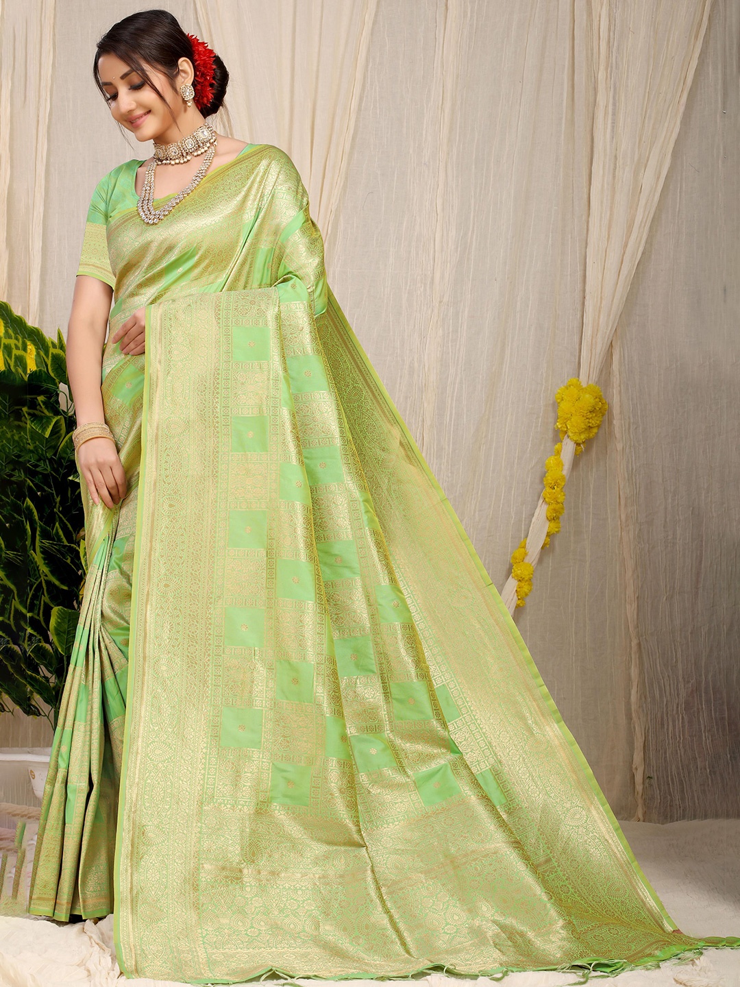 

PATIALAPICKS Ethnic Motifs Woven Design Zari Pure Silk Heavy Work Kanjeevaram Saree, Green