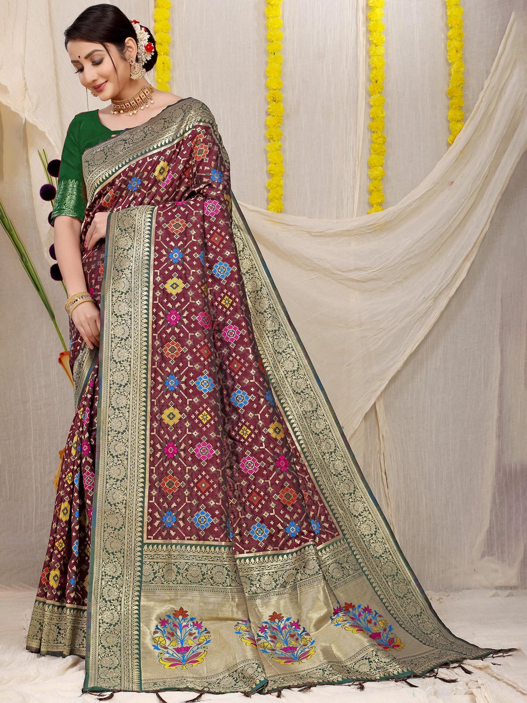 

PATIALAPICKS Ethnic Motifs Zari Pure Silk Paithani Saree, Maroon