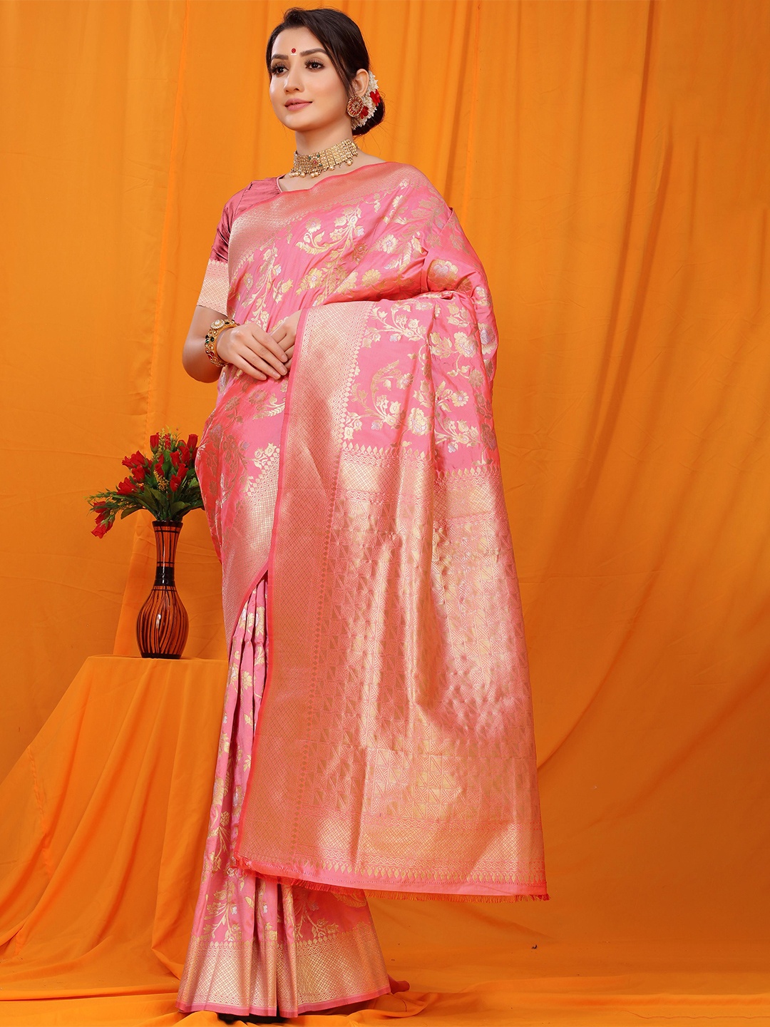 

PATIALAPICKS Floral Woven Design Zari Pure Silk Kanjeevaram Saree, Peach