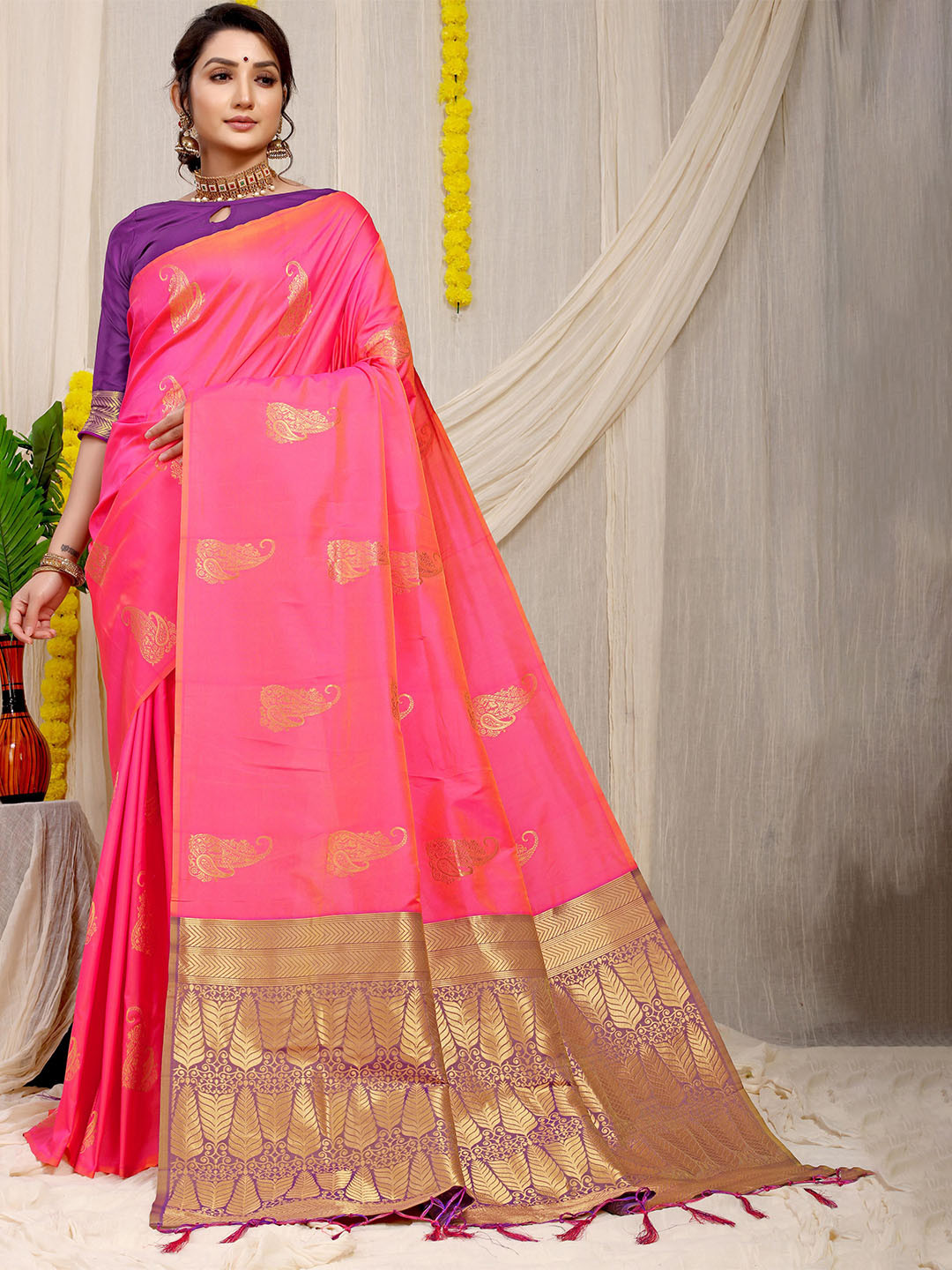 

PATIALAPICKS Ethnic Motifs Woven Design Zari Pure Silk Kanjeevaram Saree, Pink