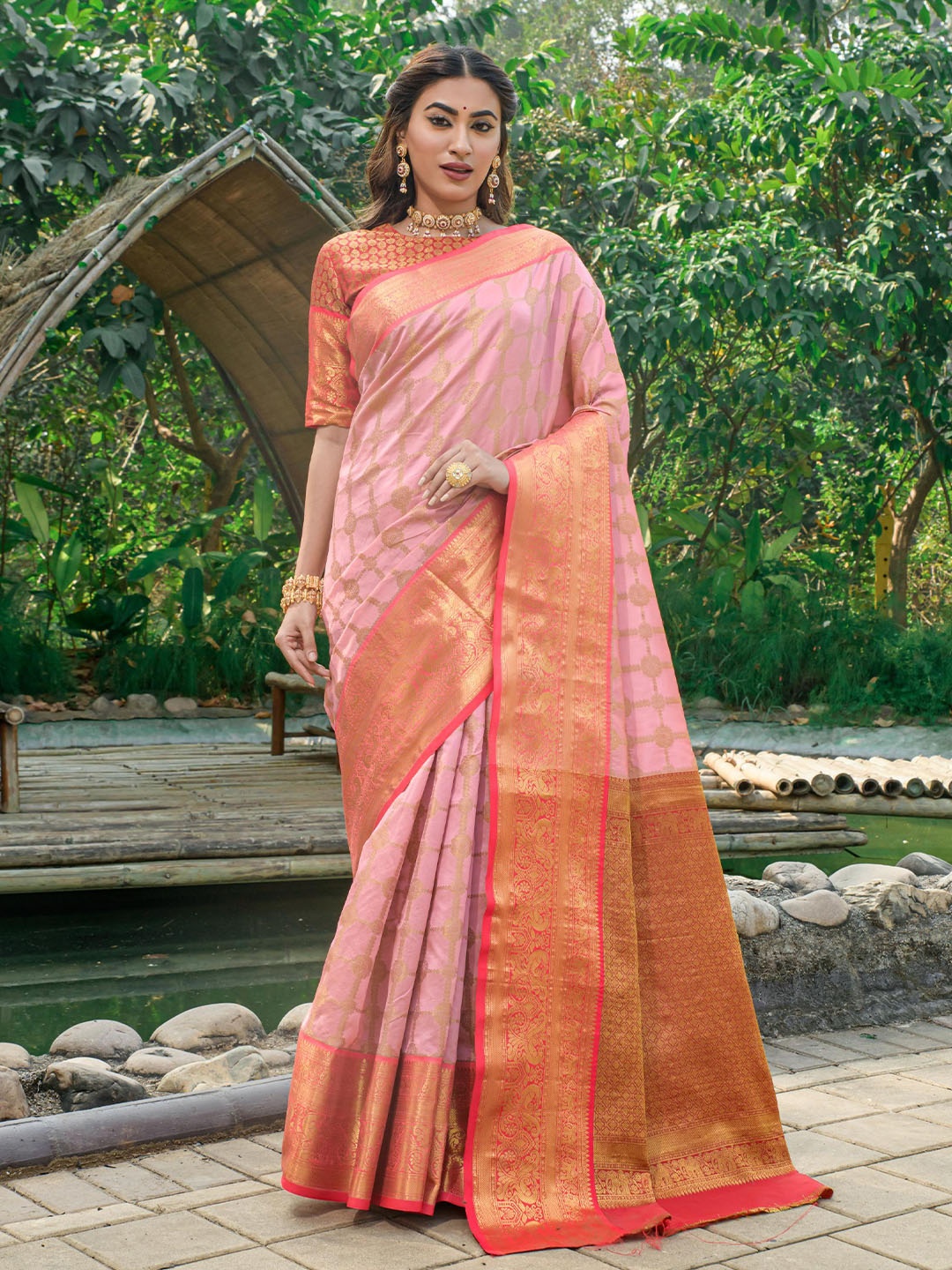 

PATIALAPICKS Ethnic Motifs Woven Design Zari Pure Silk Kanjeevaram Saree, Peach