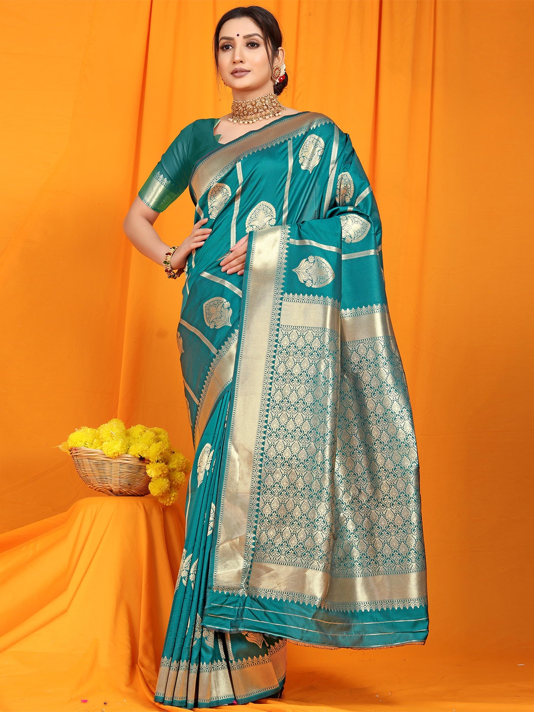 

PATIALAPICKS Ethnic Motifs Woven Design Zari Pure Silk Kanjeevaram Saree, Sea green