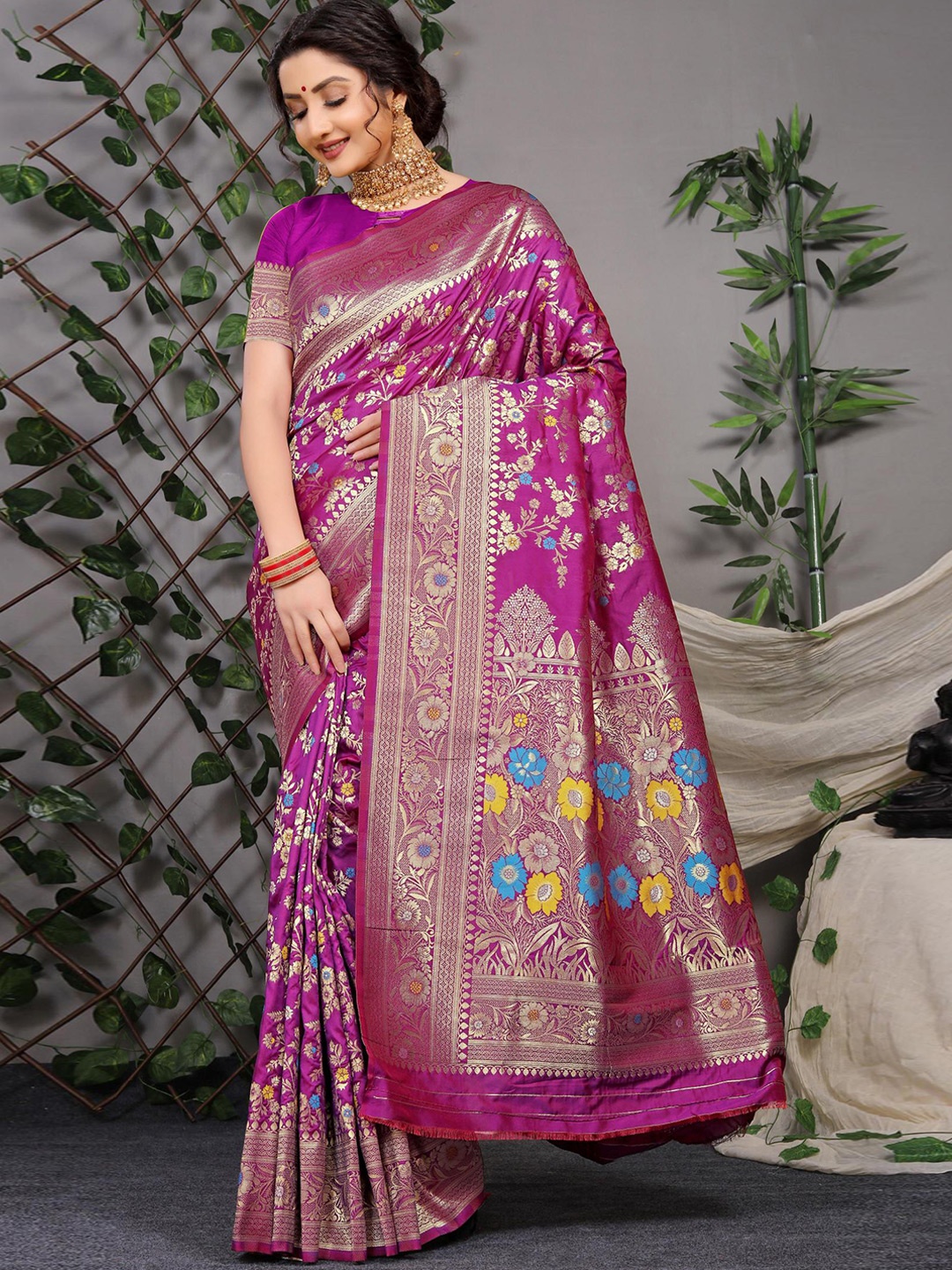 

PATIALAPICKS Floral Woven Design Zari Pure Silk Kanjeevaram Saree, Purple