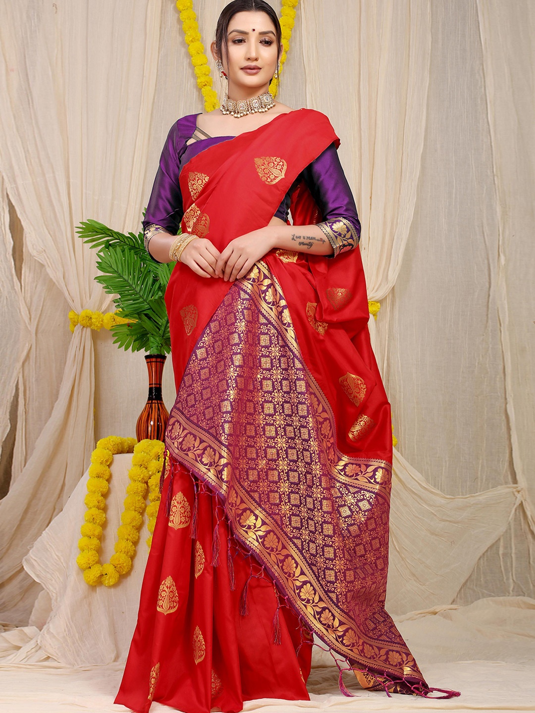 

PATIALAPICKS Ethnic Motifs Woven Design Zari Pure Silk Kanjeevaram Saree, Red