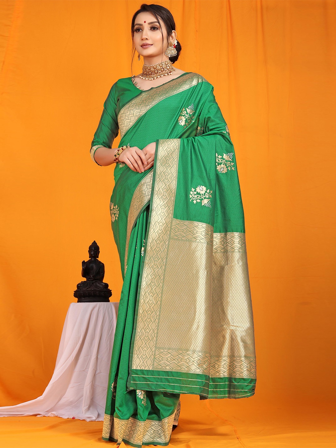 

PATIALAPICKS Ethnic Motifs Woven Design Zari Pure Silk Kanjeevaram Saree, Green