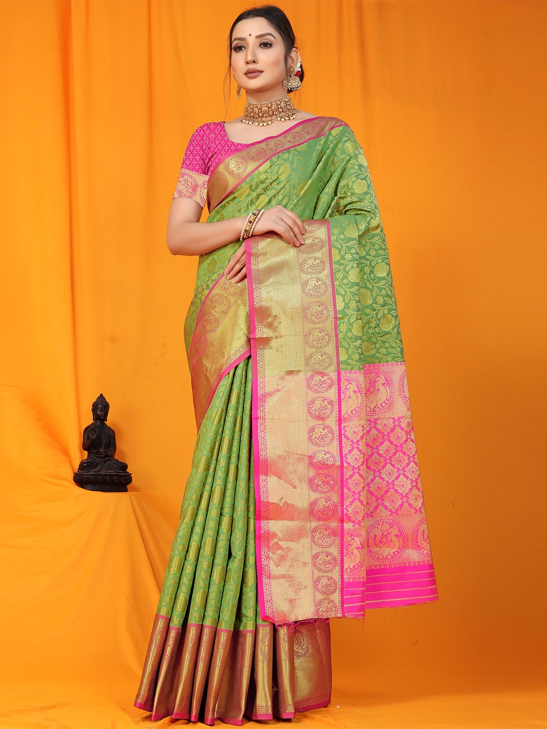 

PATIALAPICKS Ethnic Motifs Woven Design Zari Pure Silk Kanjeevaram Saree, Green