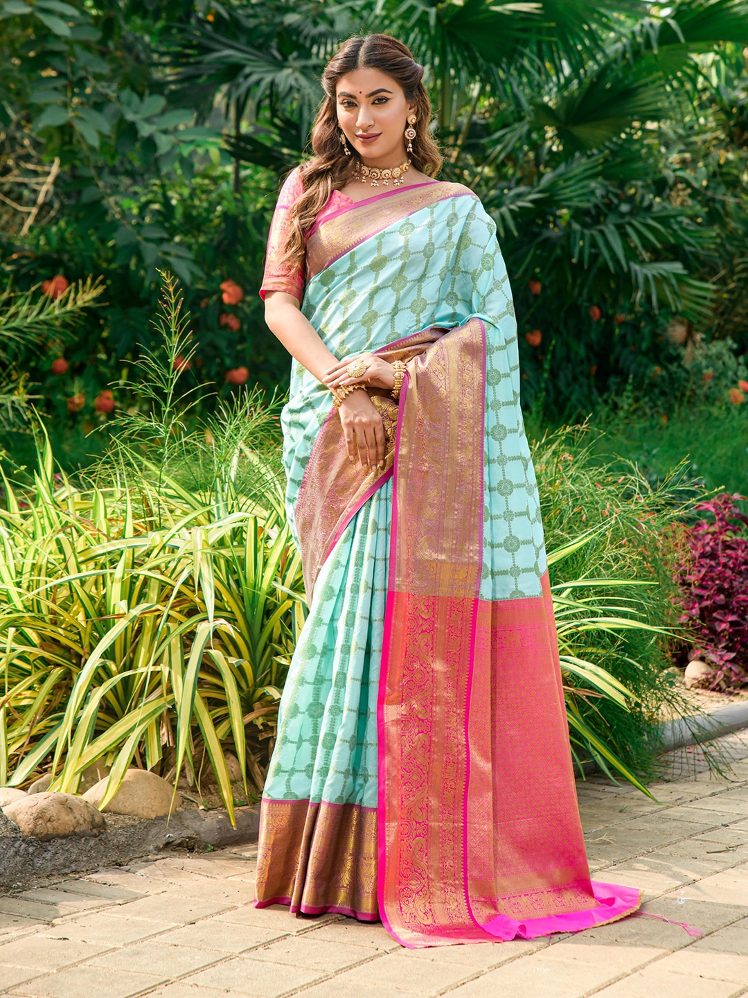 

PATIALAPICKS Ethnic Motifs Woven Design Zari Pure Silk Kanjeevaram Saree, Blue
