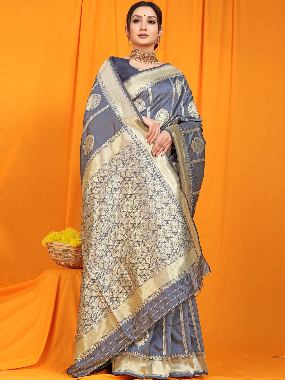 

PATIALAPICKS Ethnic Motifs Woven Design Zari Pure Silk Kanjeevaram Saree, Grey