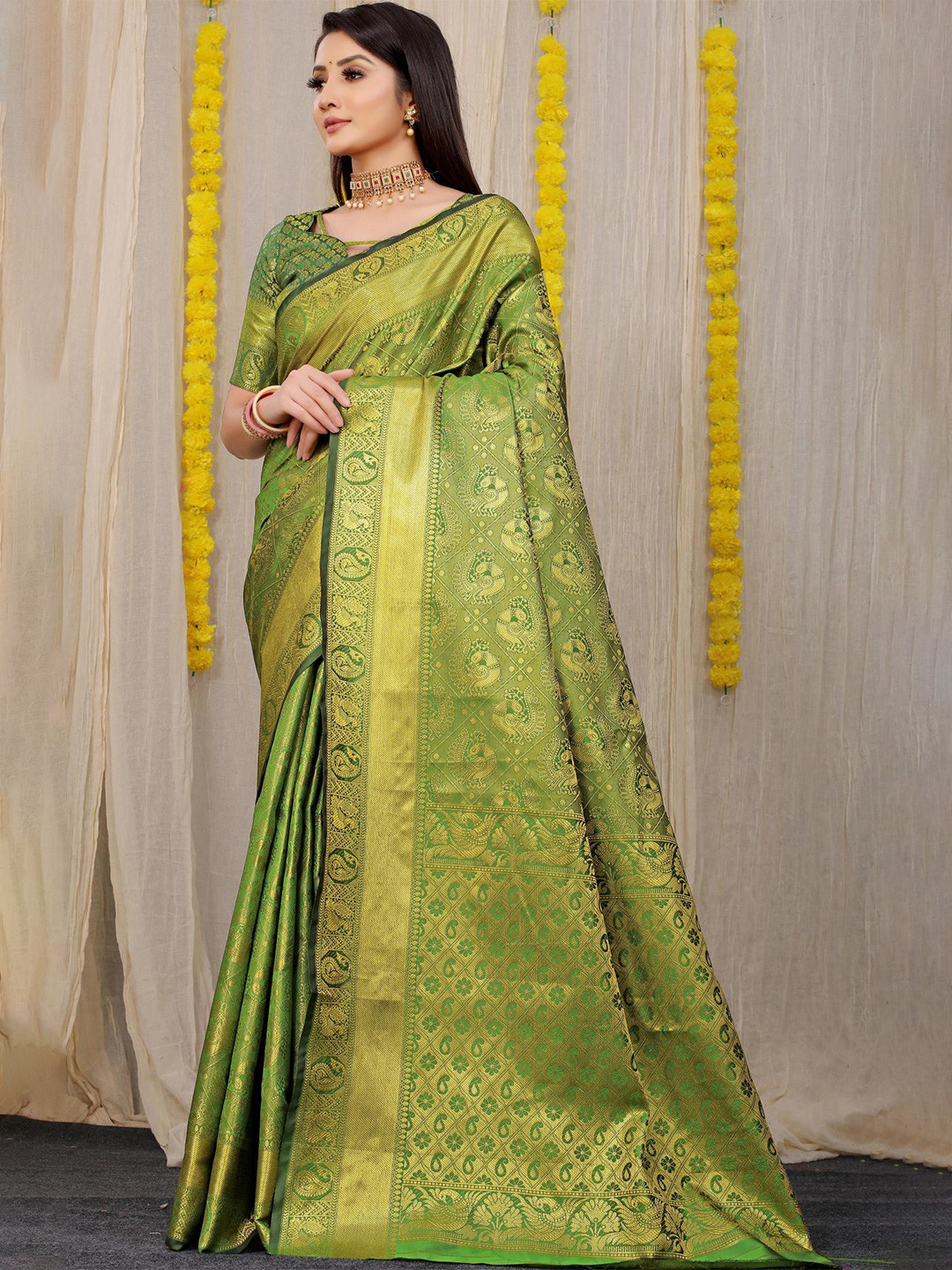 

PATIALAPICKS Ethnic Motifs Woven Design Zari Pure Silk Kanjeevaram Saree, Green