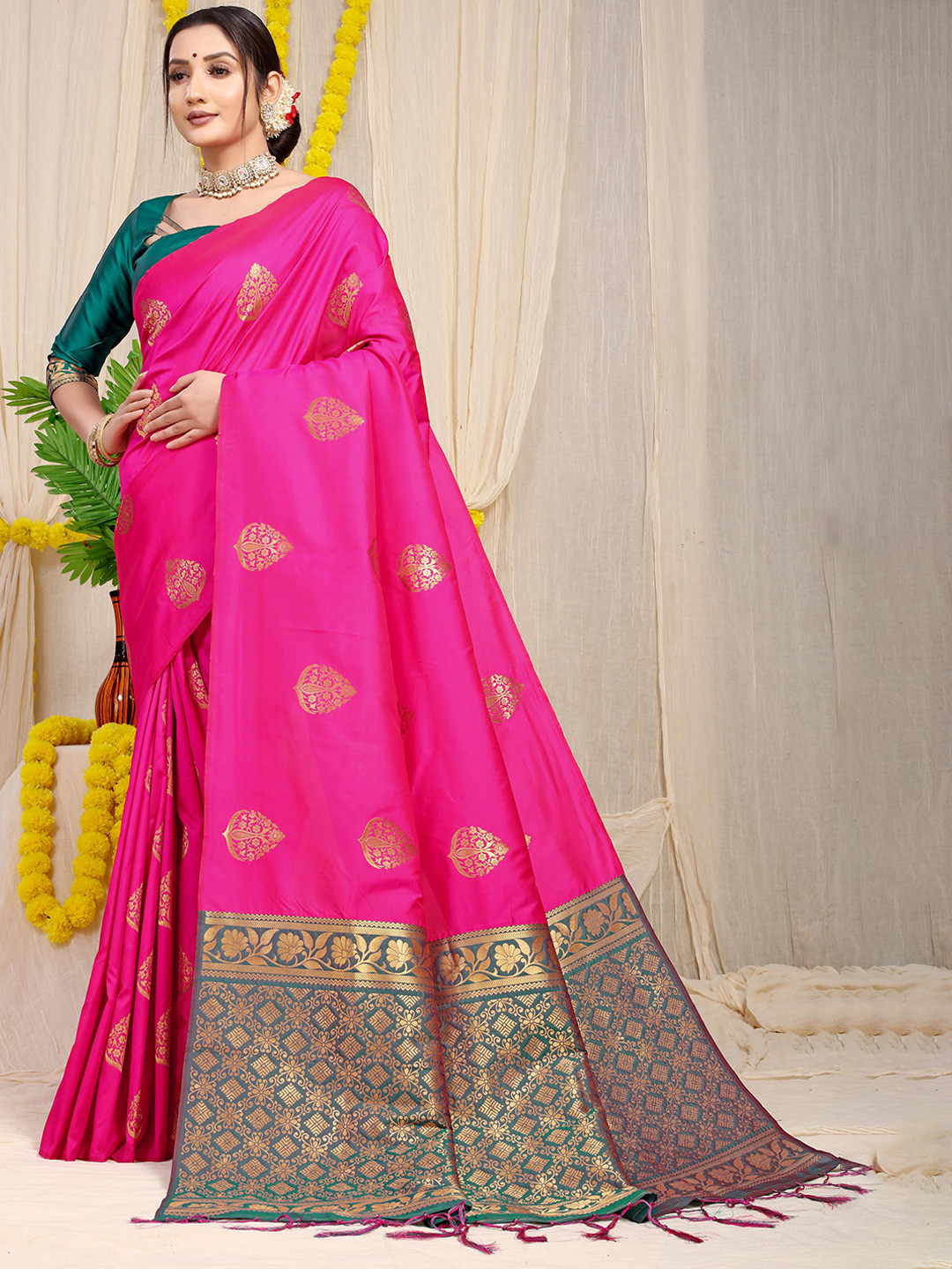 

PATIALAPICKS Ethnic Motifs Woven Design Zari Pure Silk Kanjeevaram Saree, Fuchsia
