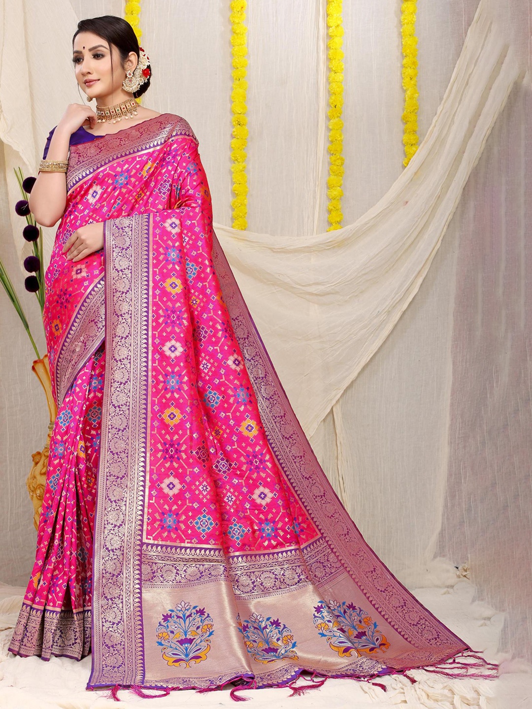 

PATIALAPICKS Ethnic Motifs Zari Pure Silk Patola Saree, Pink