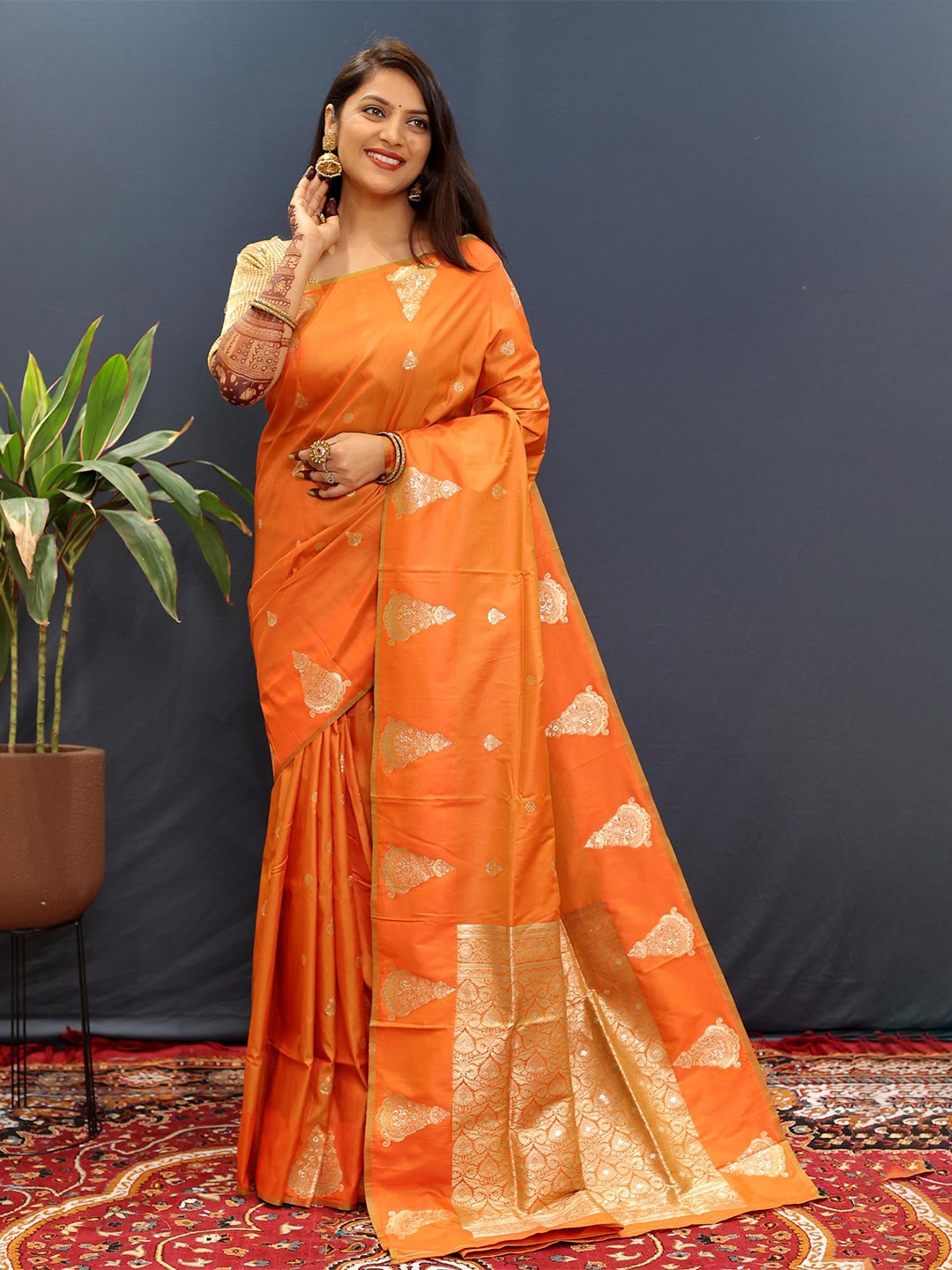 

PATIALAPICKS Woven Design Zari Pure Silk Kanjeevaram Saree, Orange