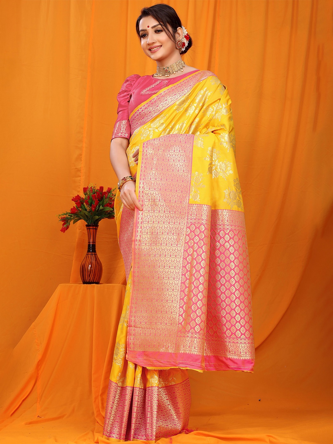 

PATIALAPICKS Floral Woven Design Zari Pure Silk Kanjeevaram Saree, Yellow