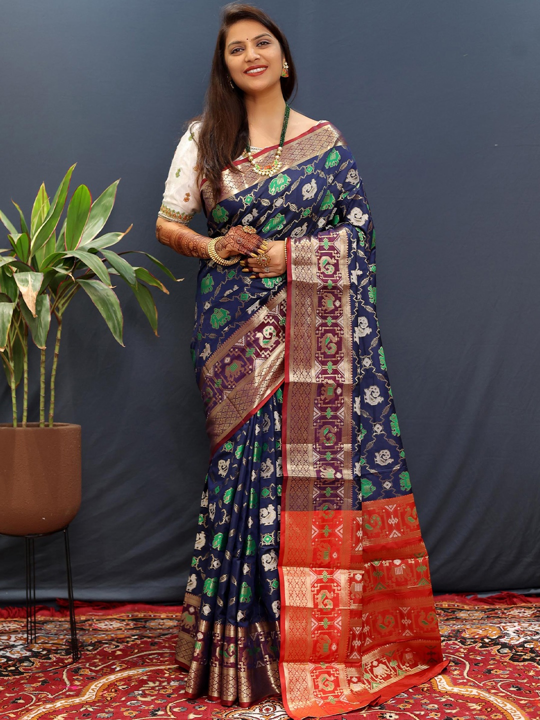 

PATIALAPICKS Ethnic Motifs Woven Design Zari Pure Silk Paithani Saree, Navy blue