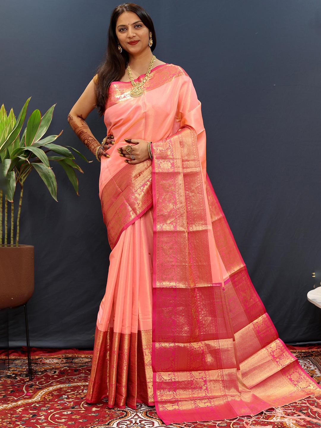 

PATIALAPICKS Ethnic Motifs Woven Design Zari Pure Silk Kanjeevaram Saree, Rose gold