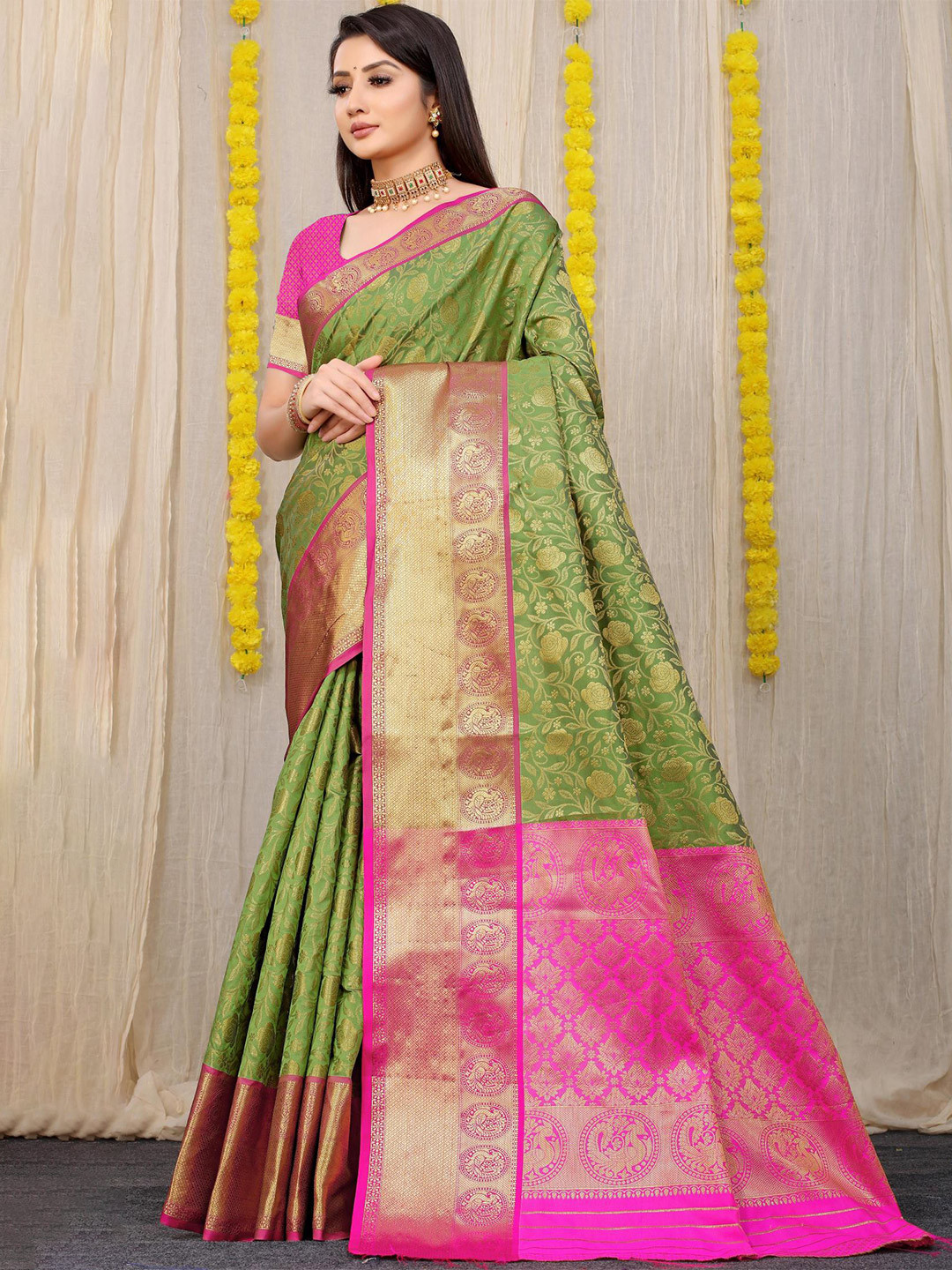 

PATIALAPICKS Floral Woven Design Zari Pure Silk Kanjeevaram Saree, Green