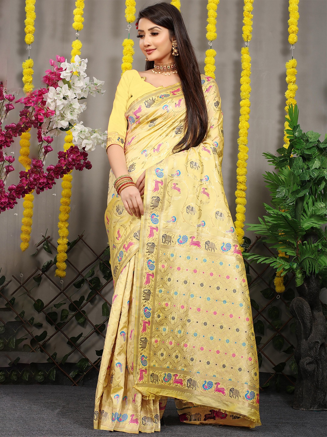 

PATIALAPICKS Ethnic Motifs Woven Design Zari Pure Silk Kanjeevaram Saree, Yellow