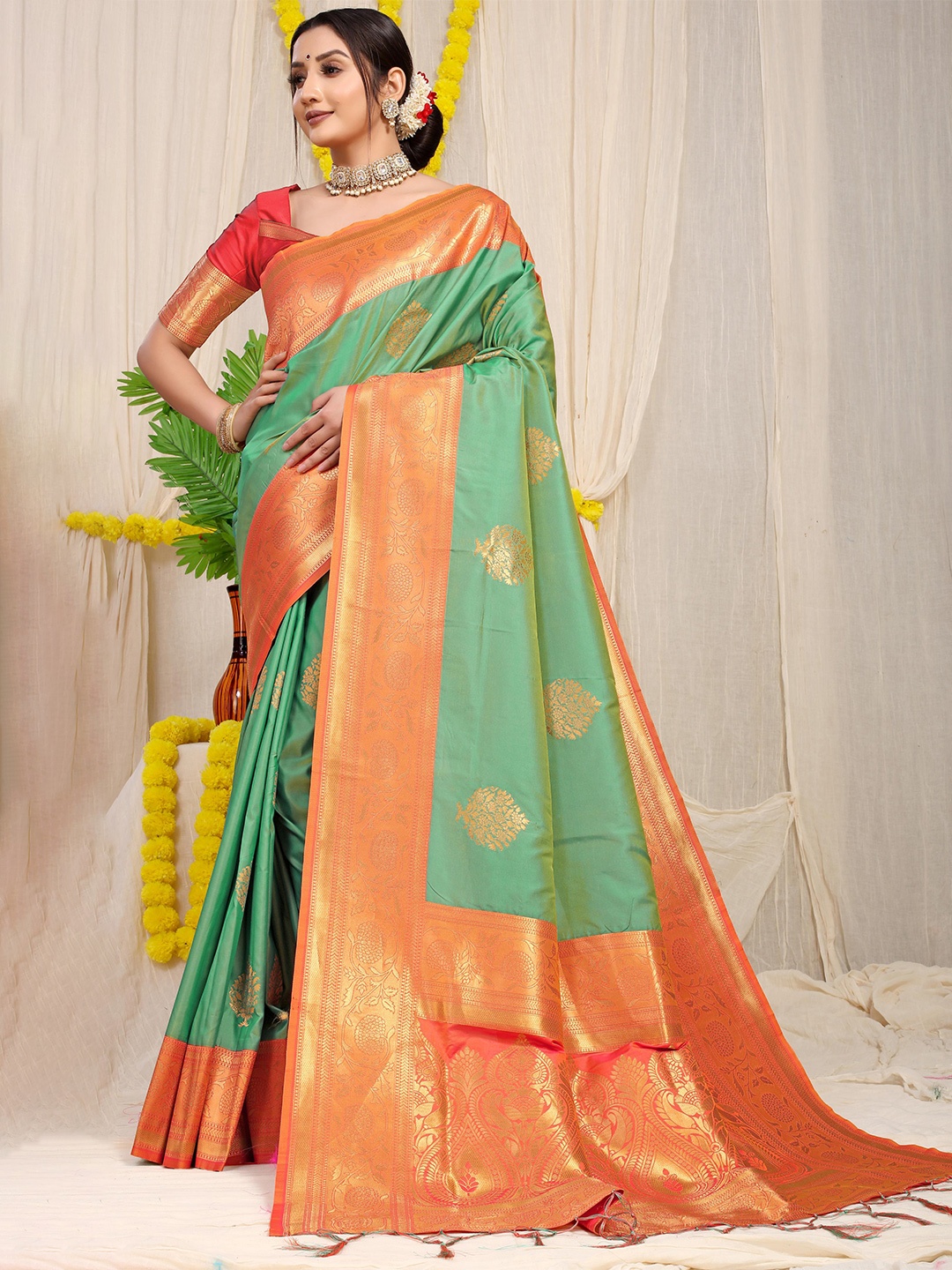 

PATIALAPICKS Ethnic Motifs Woven Design Zari Pure Silk Kanjeevaram Saree, Sea green