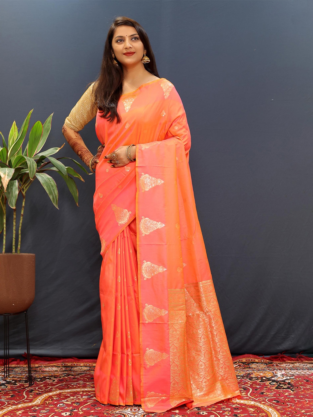 

PATIALAPICKS Ethnic Motifs Woven Design Zari Pure Silk Kanjeevaram Saree, Peach