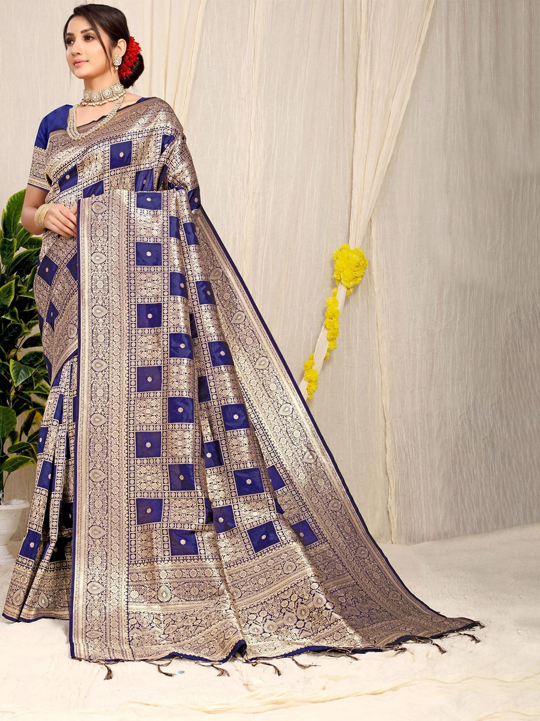 

PATIALAPICKS Ethnic Motifs Woven Design Zari Pure Silk Kanjeevaram Saree, Blue