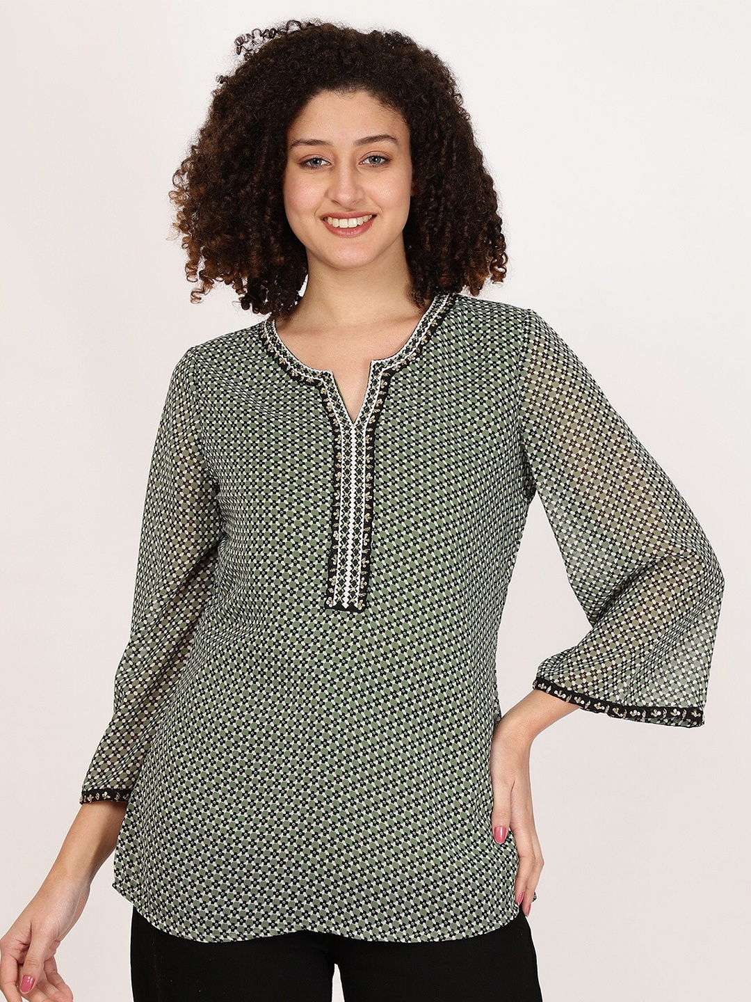 

FUTURO Geometric Printed Round Neck Top, Green