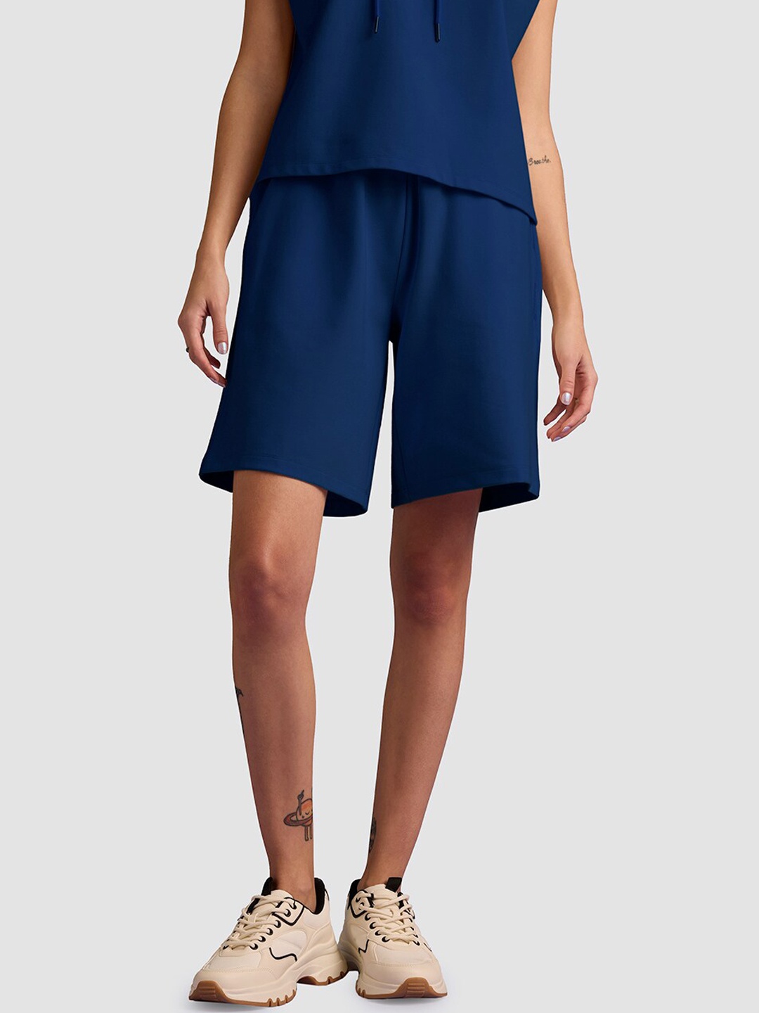 Muvazo Women Mid-Rise Sports Shorts, Blue